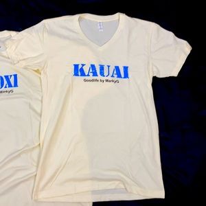 MarkyG Kauai graphic tee Vneck